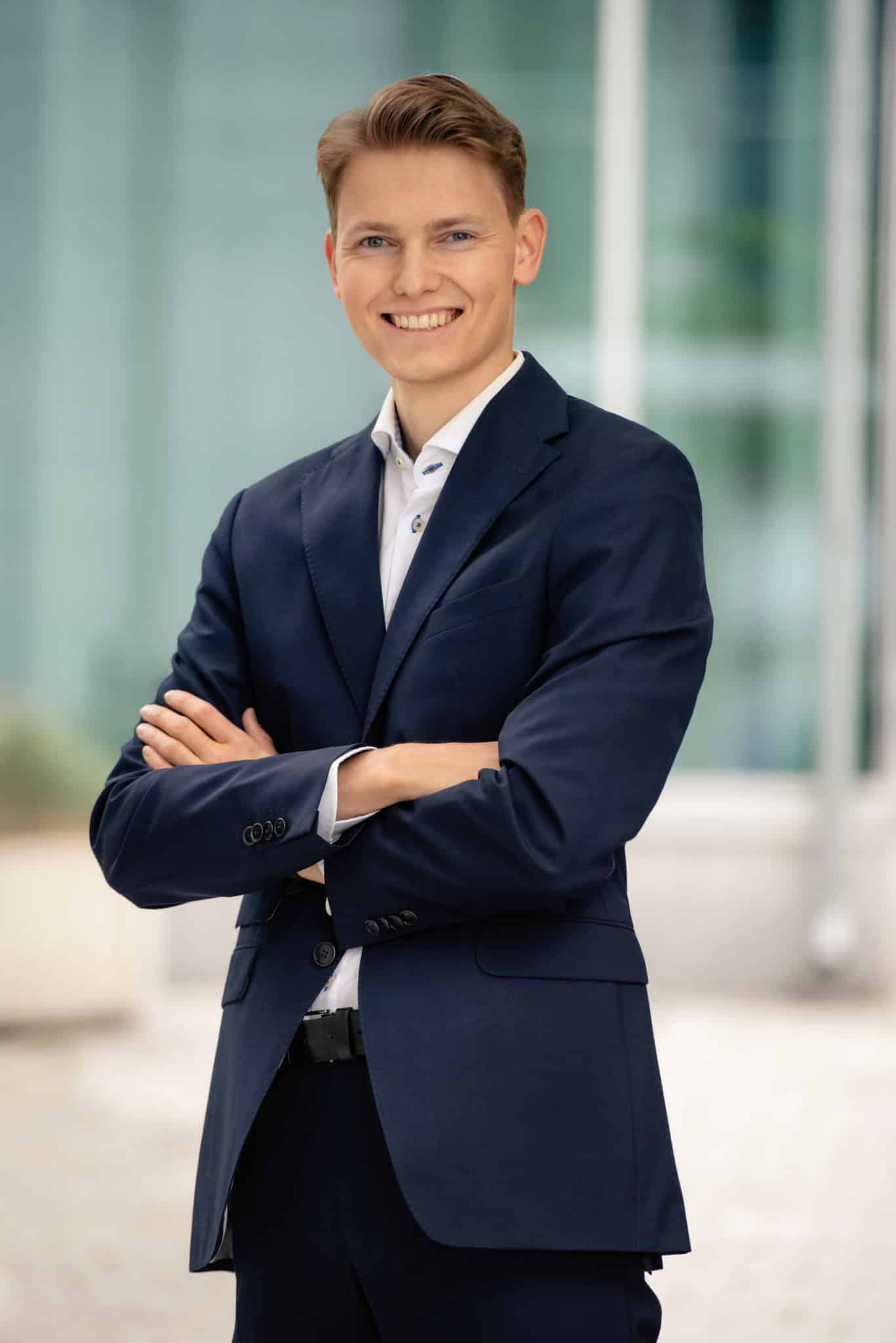 Sindre Lassen Schjevik Corporate Communications